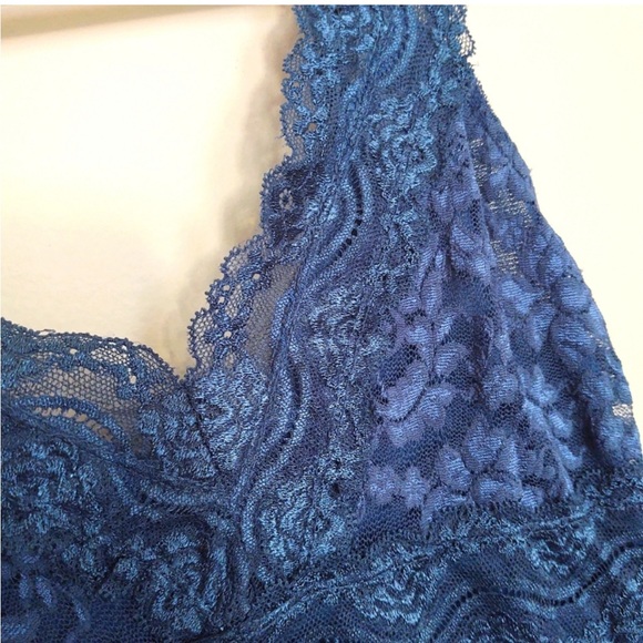 Victoria Secret Moda International Teal Lace Tank - Picture 2 of 4